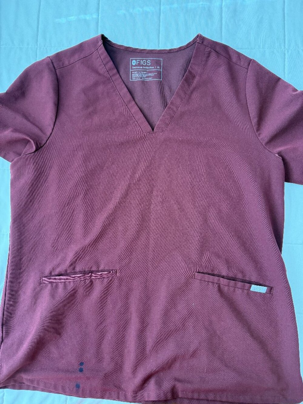 FIGS Technical Collection V-Neck Scrub Top Maroon Size XL